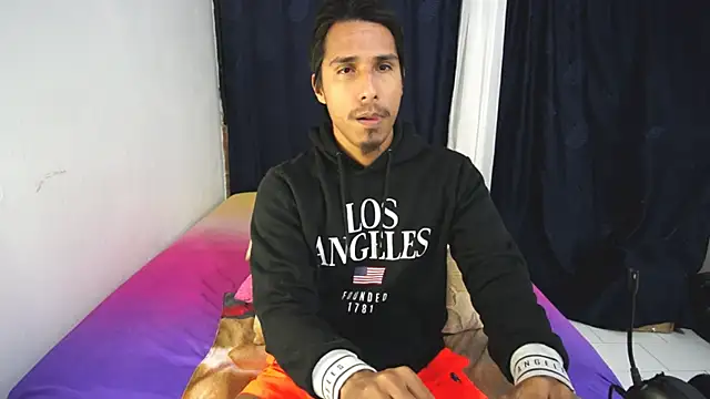 michaelhotbbc online show from December 5, 3:46 am