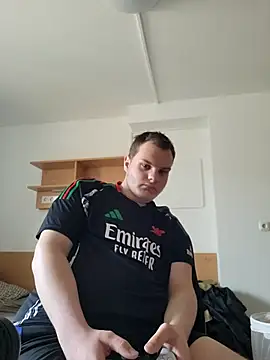 Nicolasjlhkjzl online show from May 3, 4:20 pm