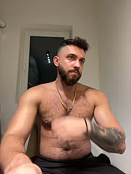 LoveIsBlind  online show from December 7, 7:54 pm