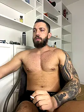 LoveIsBlind  online show from October 4, 7:35 am