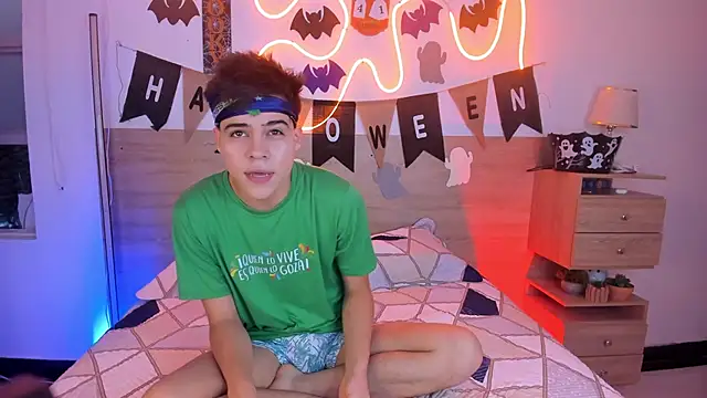 justinbiler online show from October 24, 12:40 pm