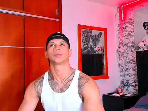 Aaron Toy online show from January 15, 8:55 pm