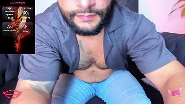 Snapshot of Luke__09 chatting on January 13, 12:24 pm Luke 09 online show from January 13, 12:24 pm