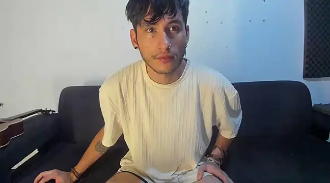 Snapshot of Henrikk_senn chatting on December 3, 9:53 am Henrikk senn online show from December 3, 9:53 am
