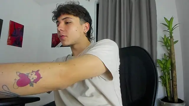 Joe23   online show from November 12, 2:06 am