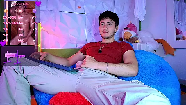 santyago taylor online show from October 31, 7:06 pm