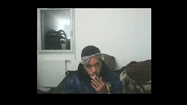 Snapshot of POPAYE972 chatting on February 15, 1:11 am POPAYE972 online show from February 15, 1:11 am