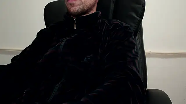 Snapshot of mikealcorleone chatting on February 5, 1:00 pm mikealcorleone online show from February 5, 1:00 pm