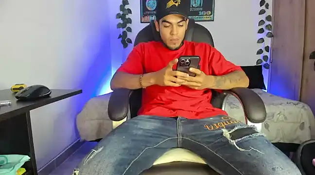 mikee scooth online show from February 19, 4:44 am