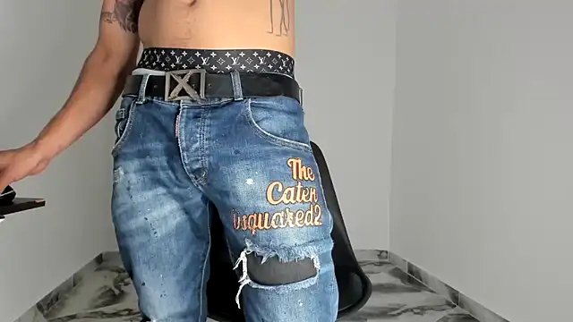 mikee scooth online show from December 18, 7:32 pm