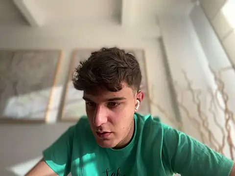 Snapshot of Pablogn24 chatting on January 15, 5:05 pm Pablogn24 online show from January 15, 5:05 pm