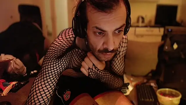 P4RtYBOII92 online show from September 23, 1:16 am