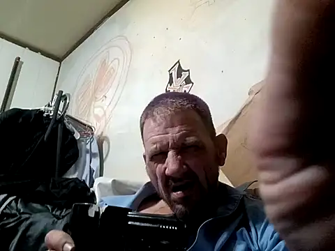 Snapshot of gettinit2wice chatting on December 28, 1:08 pm gettinit2wice online show from December 28, 1:08 pm