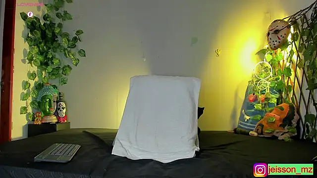Snapshot of Jaxxon_ chatting on January 16, 10:42 am Jaxxon online show from January 16, 10:42 am