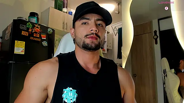 Snapshot of Jaxxon_ chatting on March 19, 12:37 am Jaxxon online show from March 19, 12:37 am