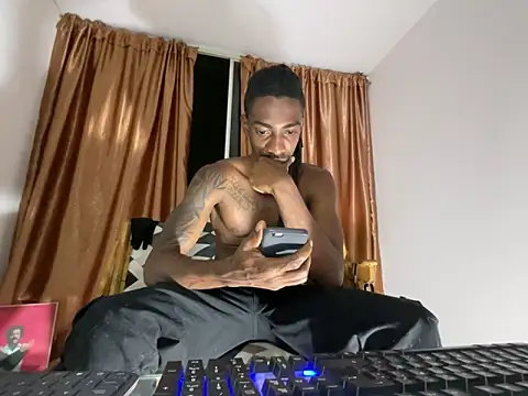 Malkon Big online show from December 21, 4:09 am