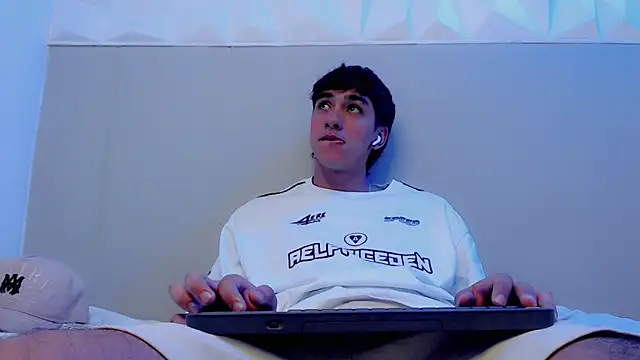 Jake tripp online show from September 28, 4:32 am