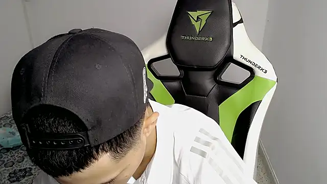 Snapshot of bby_santi chatting on March 14, 1:02 pm bby santi online show from March 14, 1:02 pm