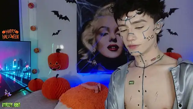 Snapshot of maxiy_001 chatting on October 13, 1:33 am maxiy 001 online show from October 13, 1:33 am
