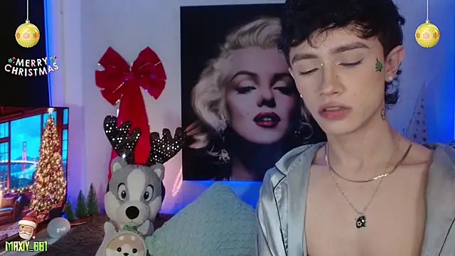 Snapshot of maxiy_001 chatting on December 4, 7:50 am maxiy 001 online show from December 4, 7:50 am
