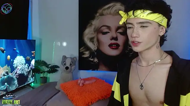 maxiy 001 online show from November 21, 7:18 am