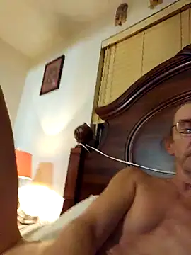 Snapshot of coolbrease10 chatting on February 7, 3:13 am coolbrease10 online show from February 7, 3:13 am