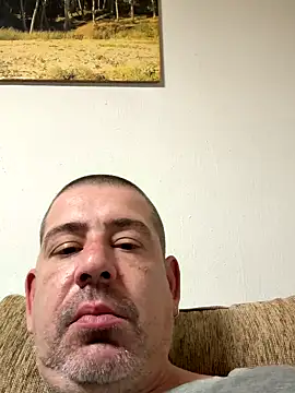 Snapshot of Andy-370 chatting on October 31, 10:57 pm Andy-370 online show from October 31, 10:57 pm