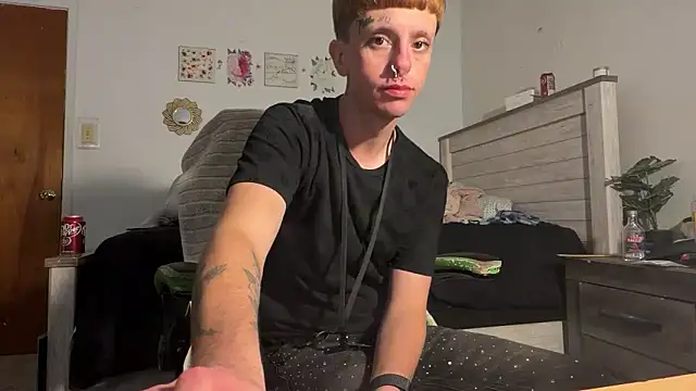 twentywithafelonyy online show from November 15, 6:10 pm