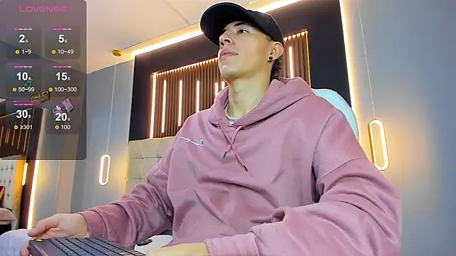 Lobo 17  online show from March 17, 3:42 am