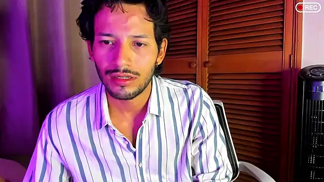 Nicholasrodrii online show from September 24, 12:32 am