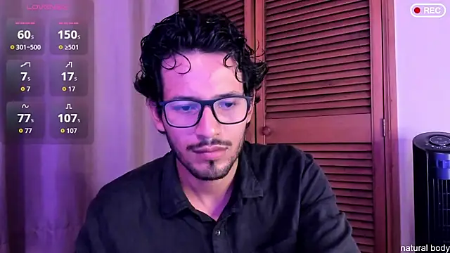 Nicholasrodrii online show from October 9, 11:09 pm