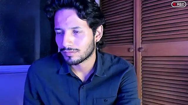 Nicholasrodrii online show from September 16, 12:01 am