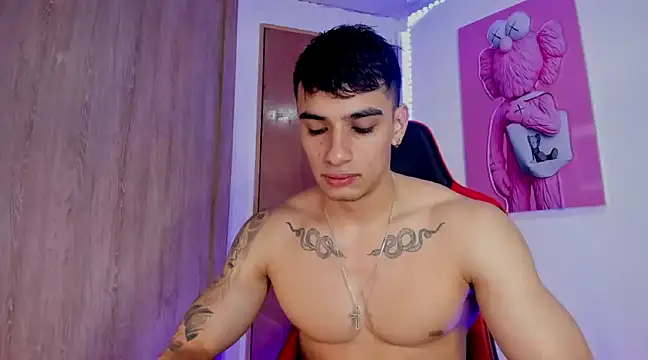Snapshot of joseph_boy chatting on February 6, 12:48 pm joseph boy online show from February 6, 12:48 pm