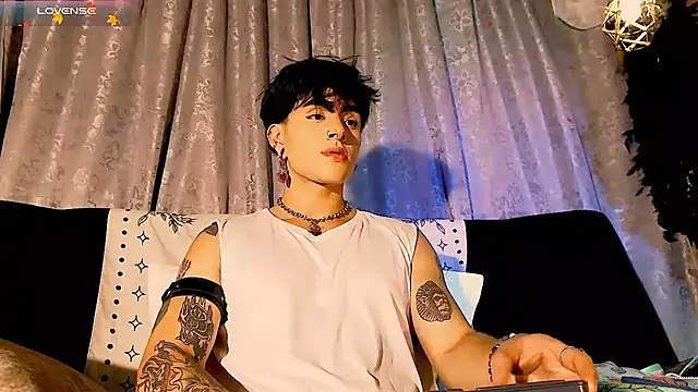 Snapshot of Mathew_stardust chatting on October 10, 12:15 am Mathew stardust online show from October 10, 12:15 am