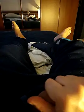 user 662 online show from February 28, 11:37 pm