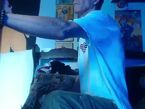 laye19 online show from December 17, 1:38 pm