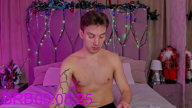 ArthurWhitee online show from December 31, 3:55 am