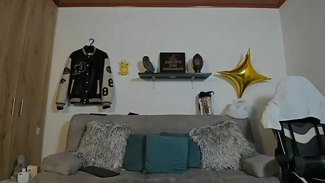 julian wallace online show from October 5, 8:24 pm