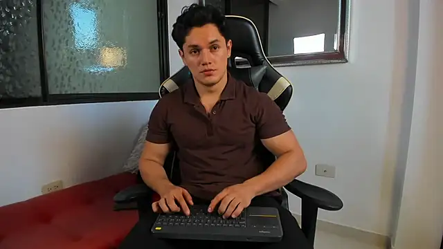 julian wallace online show from April 4, 10:40 pm