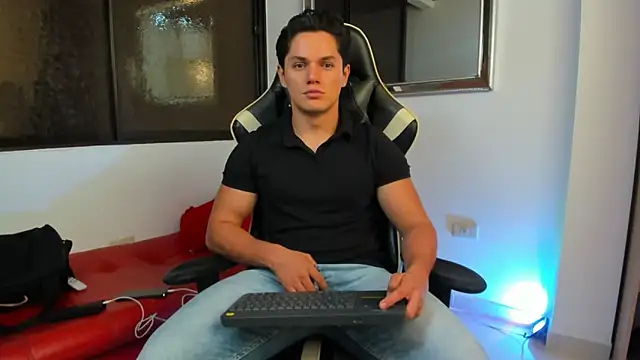 julian wallace online show from January 31, 7:11 pm