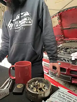 donnuozfutura online show from February 25, 9:09 am