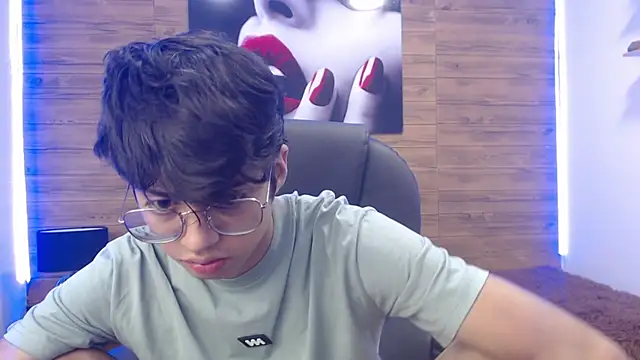 Snapshot of jhoellx chatting on March 6, 1:14 pm jhoellx online show from March 6, 1:14 pm