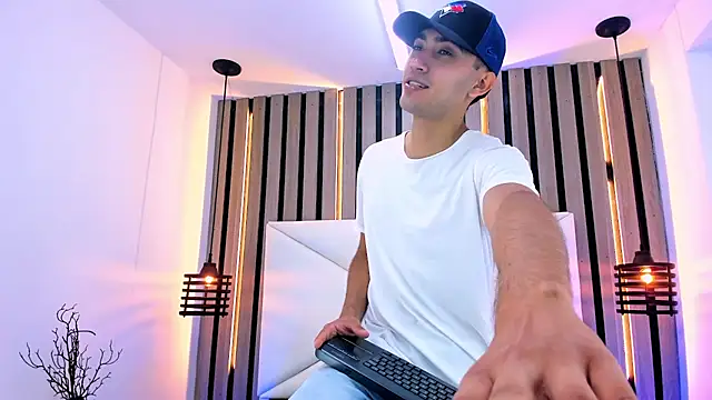 Liam crox online show from March 17, 1:08 pm