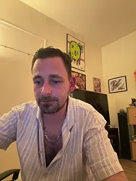 Snapshot of defbond420 chatting on September 13, 10:33 pm defbond420 online show from September 13, 10:33 pm