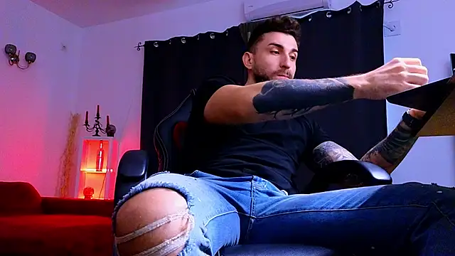 MightyAaron66 online show from November 14, 6:48 am