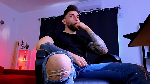 MightyAaron66 online show from April 13, 4:13 am