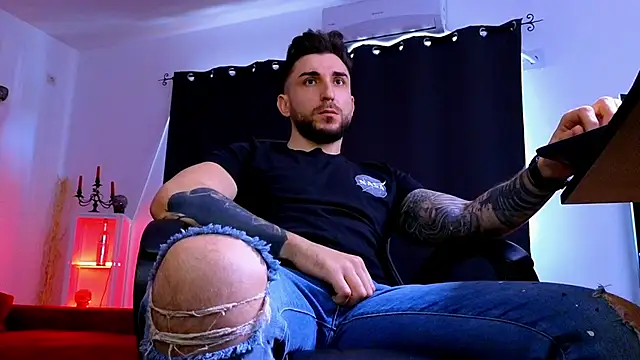 MightyAaron66 online show from March 27, 8:26 am