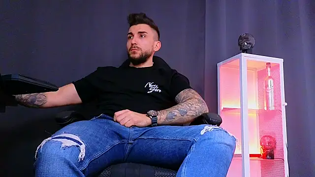 MightyAaron66 online show from February 24, 2:58 pm