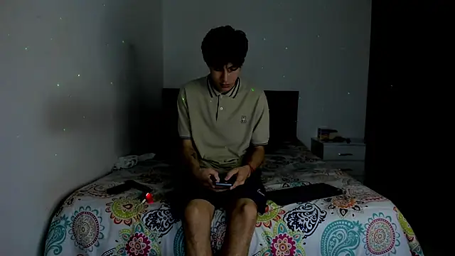 HeellBoy  online show from February 23, 6:04 am