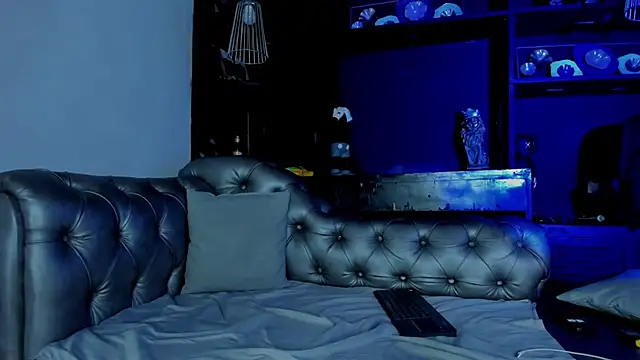 HeellBoy  online show from December 2, 2:36 am